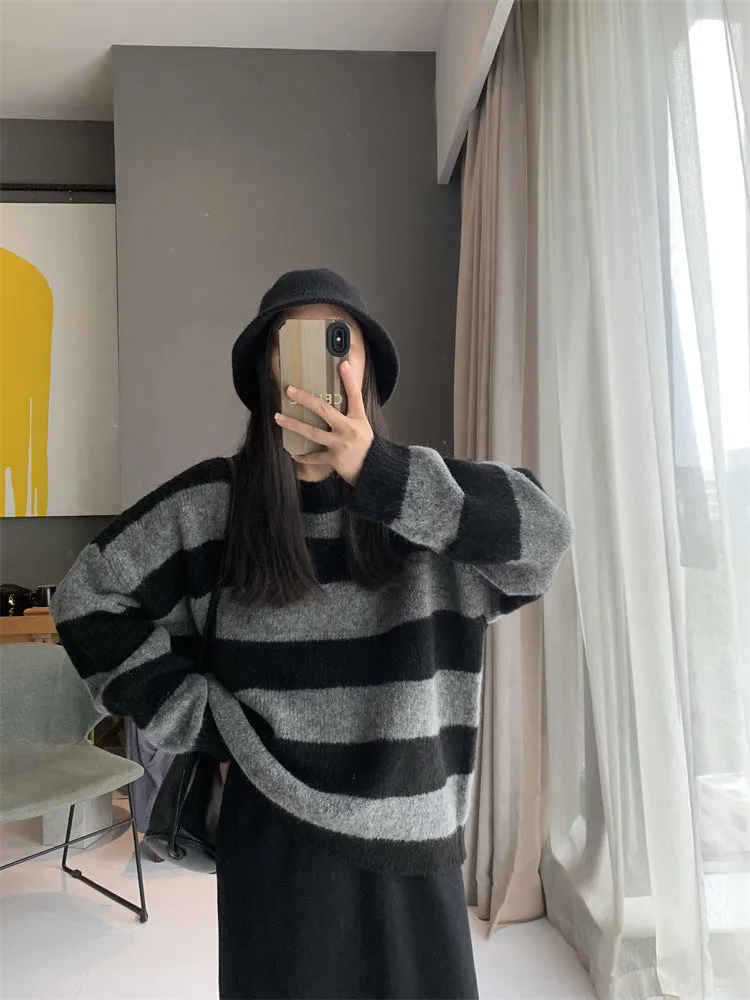 Artsy Chic 2023 Fall-Winter Women's Round-Necked Loose Fit Striped Knit Sweater, Ins Style Pullover Top