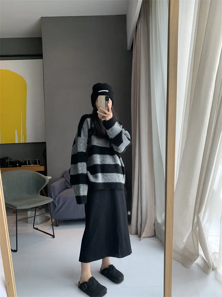 Artsy Chic 2023 Fall-Winter Women's Round-Necked Loose Fit Striped Knit Sweater, Ins Style Pullover Top