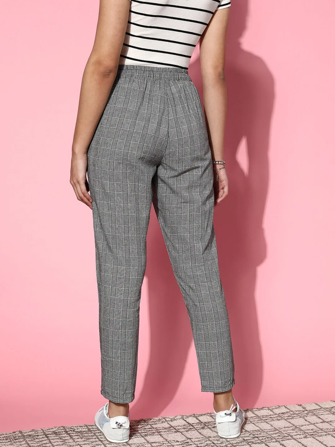 Berrylush Women Grey Checked Pattern Drawstring High-Rise Waist Pleated Regular Joggers