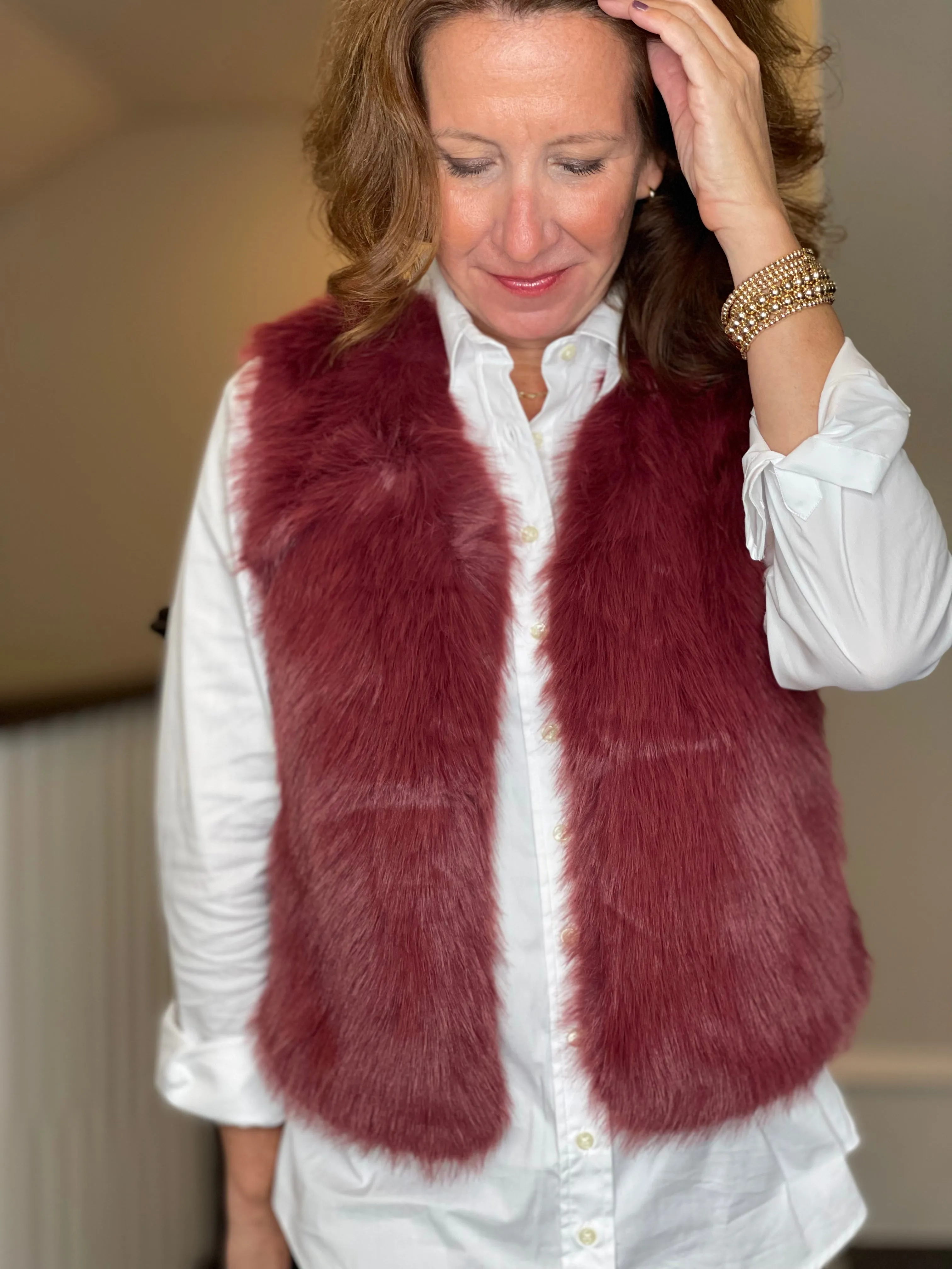 Molly Bracken Faux Fur Vest in Bordeaux