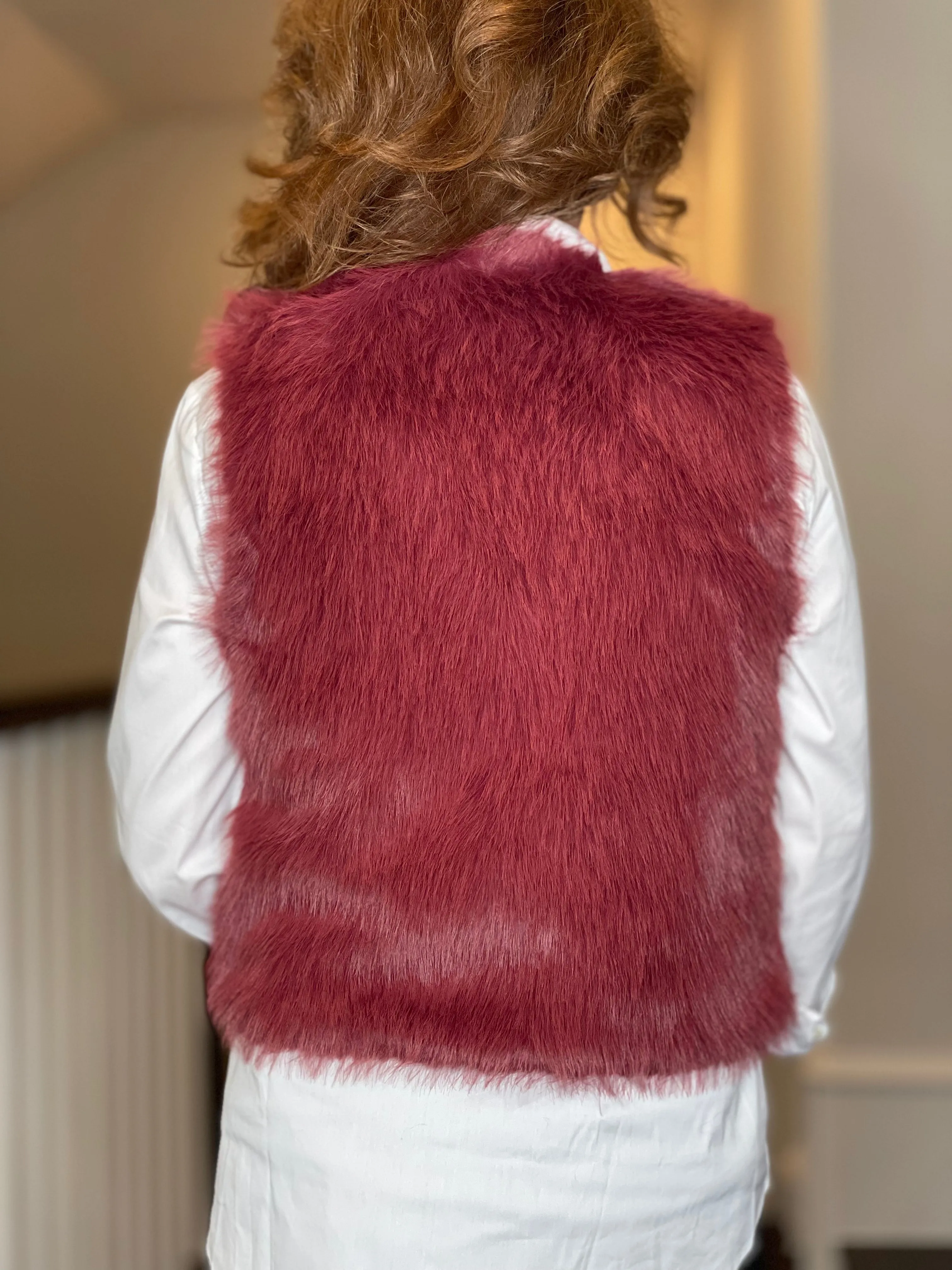 Molly Bracken Faux Fur Vest in Bordeaux