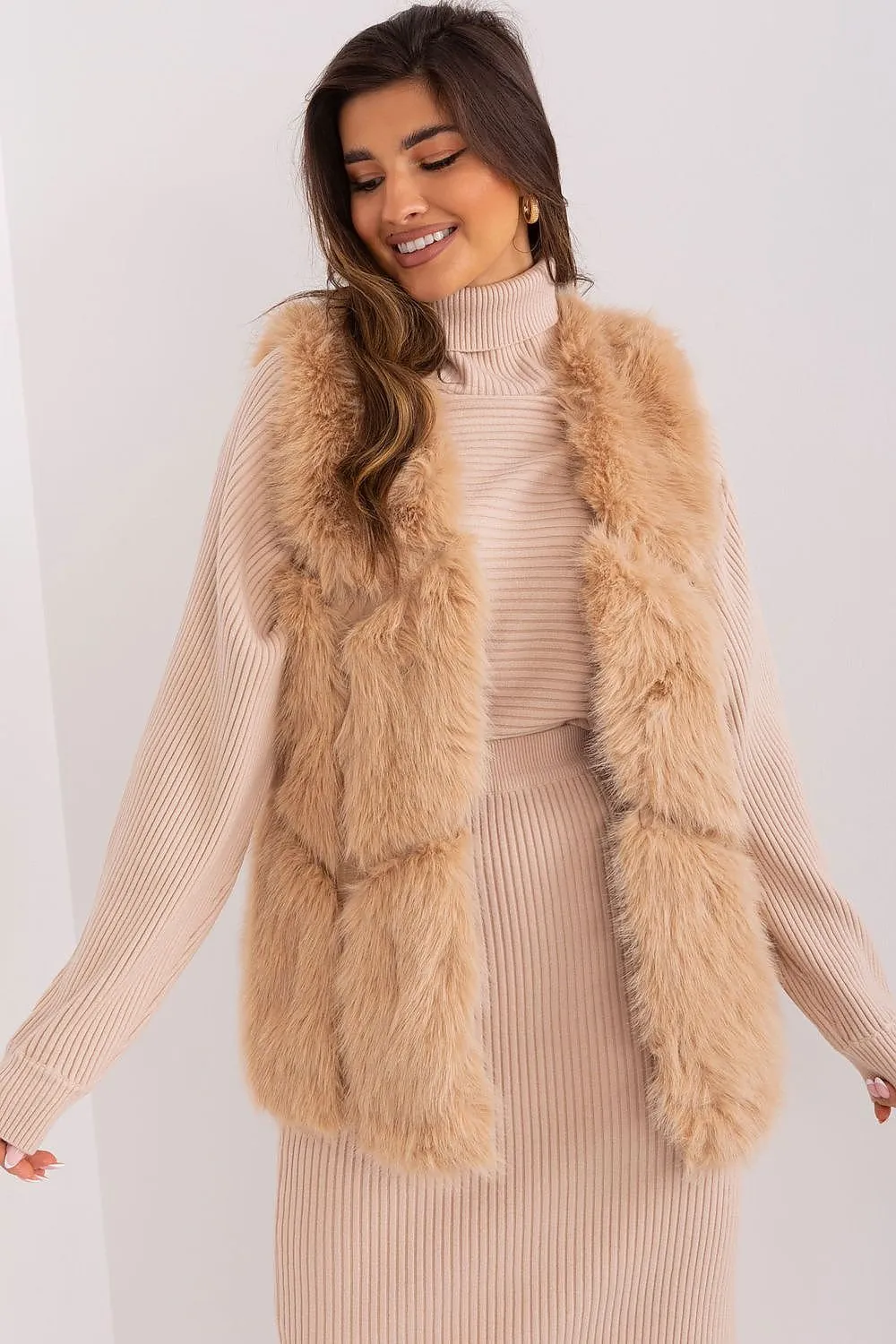 TEEK - Faux Fur Pocketed Gilet