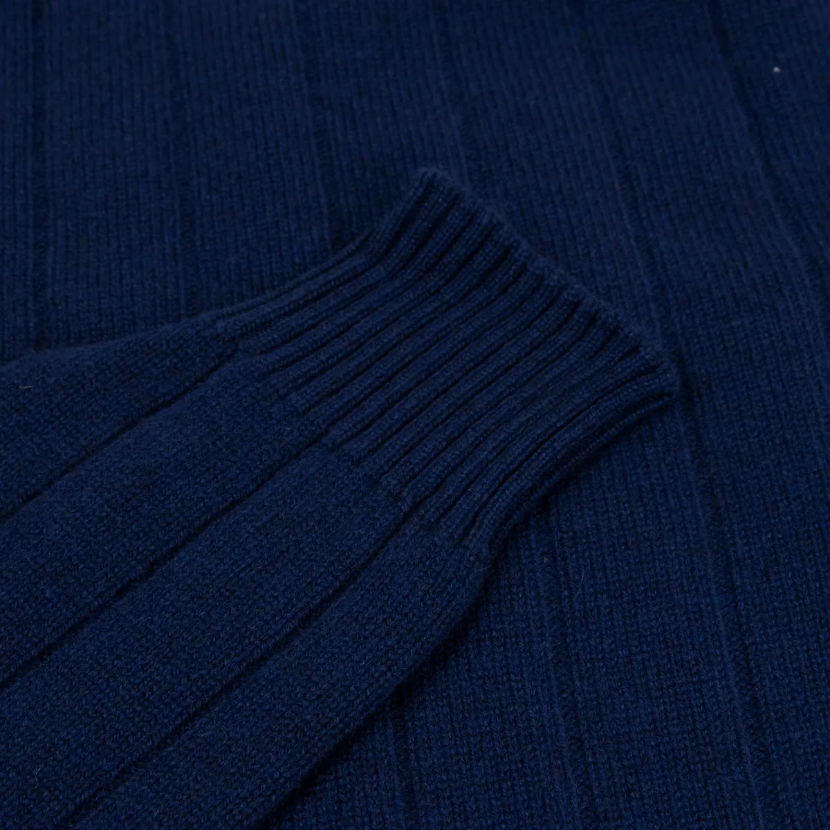 The Wellington Cashmere Ribbed Zip Neck Sweater - Inchiostro / Pompeii